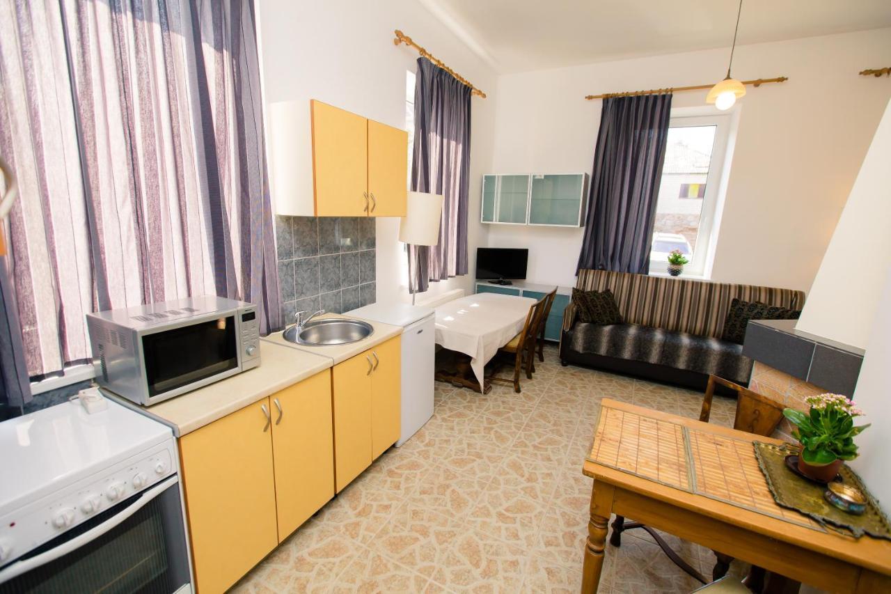 Old Town Apartments Alytus Bagian luar foto